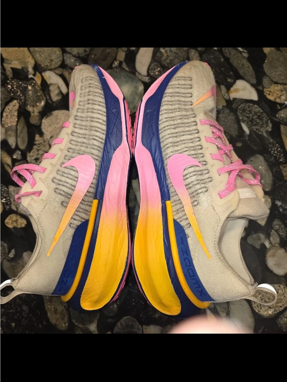 Nike ZoomX Invincible Run Flyknit 3 Sanddrift Pink Mens Running Size 11 - Picture 5 of 8